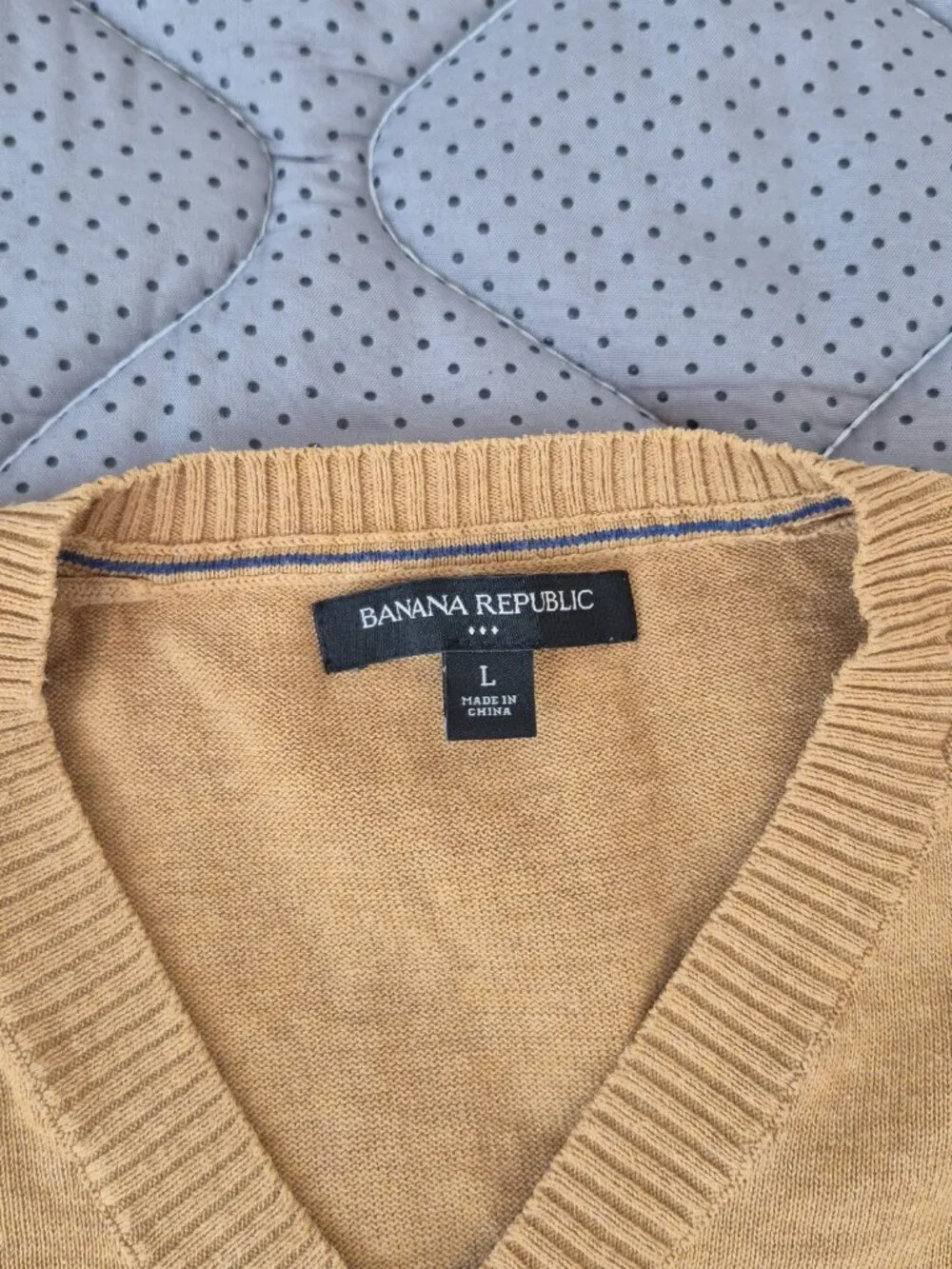 Banana Republic Mustard V-Neck Sweater 🍂 Men's Size L